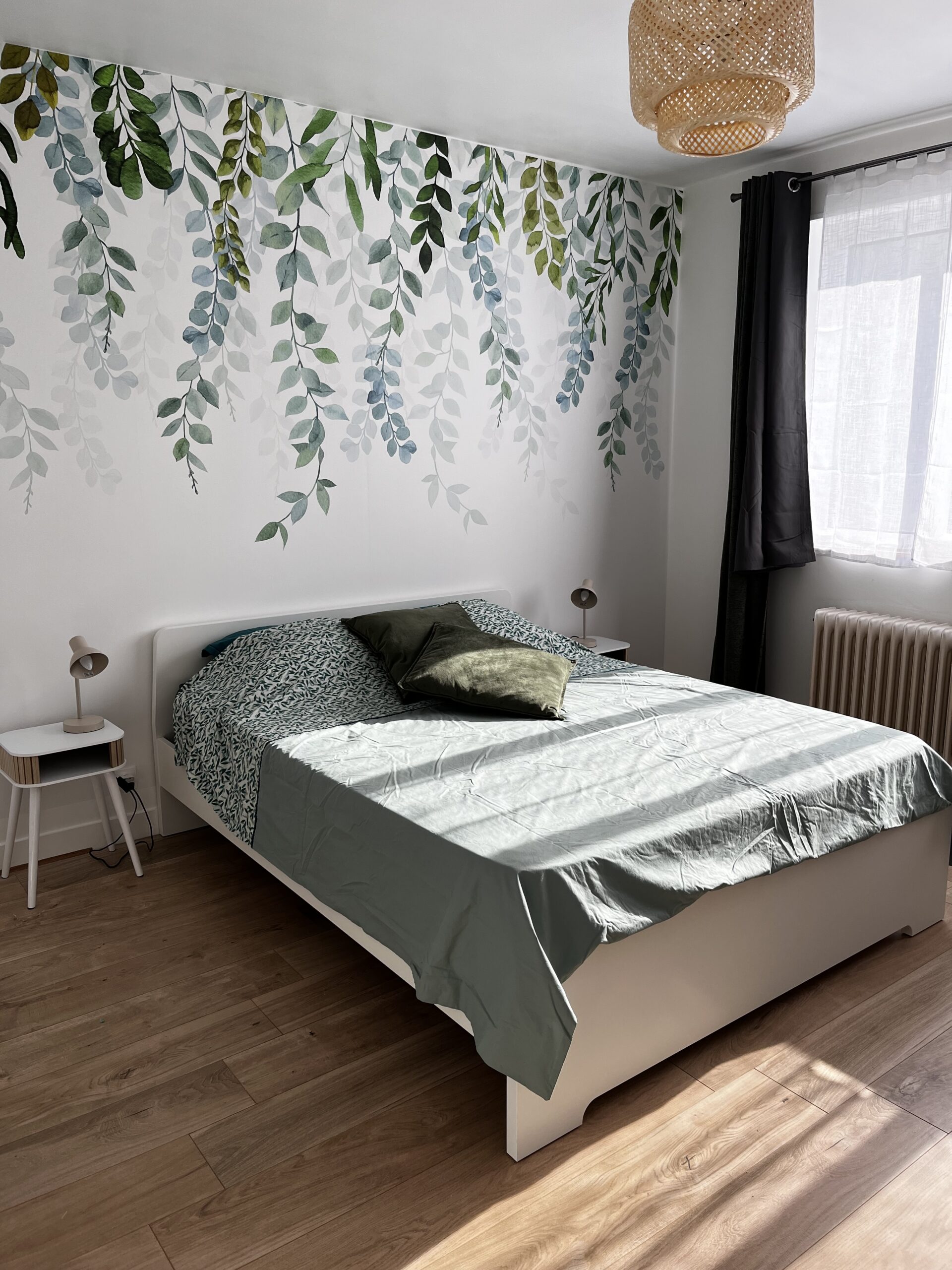 Chambre tout confort avec lit 160 et matelas Epeda.
